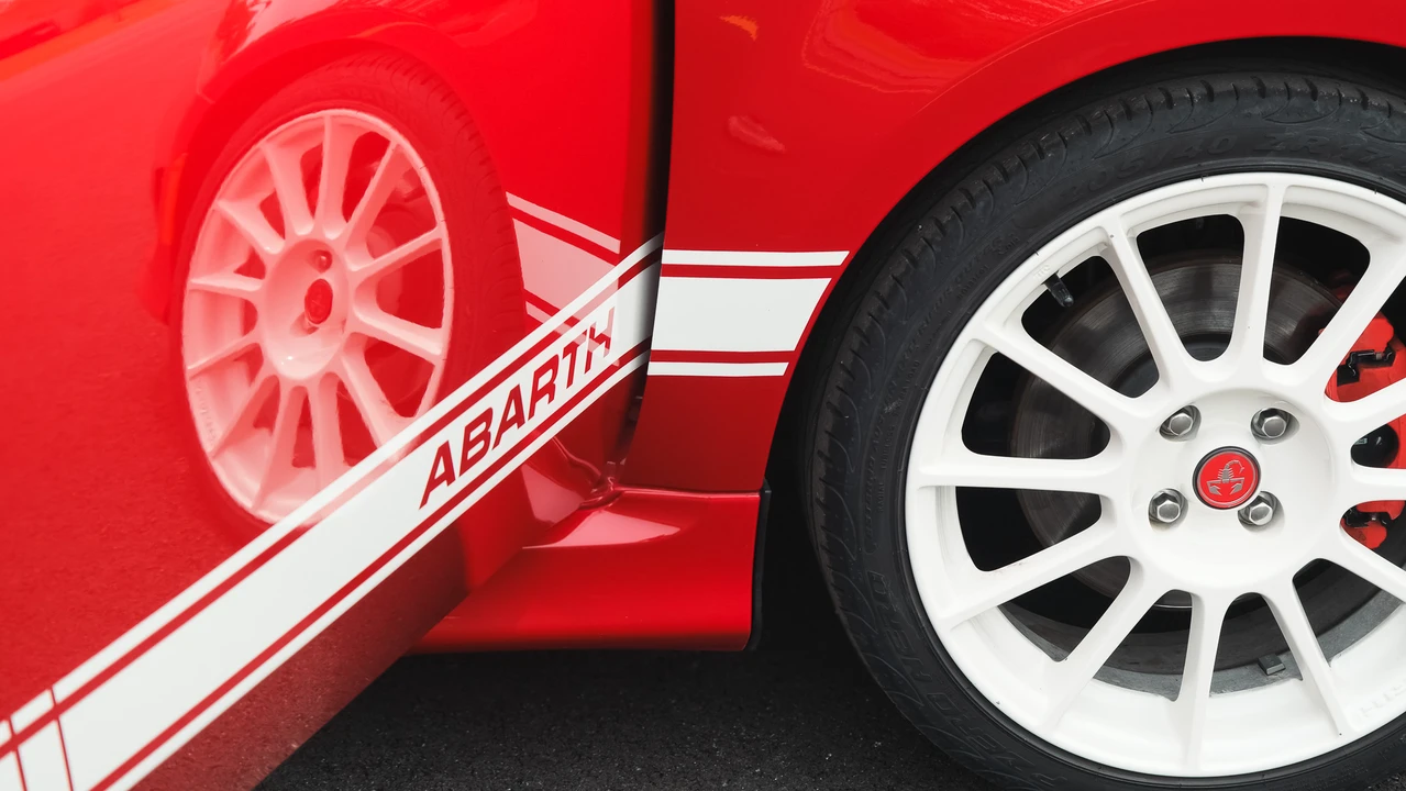 2013 Fiat Abarth 500 - Image 23 of 31