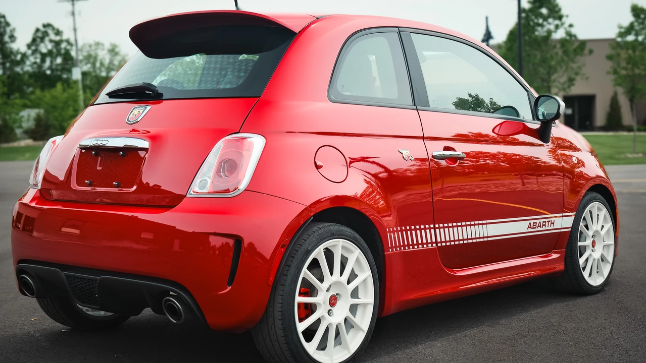 2013 Fiat Abarth 500 - Image 14 of 31