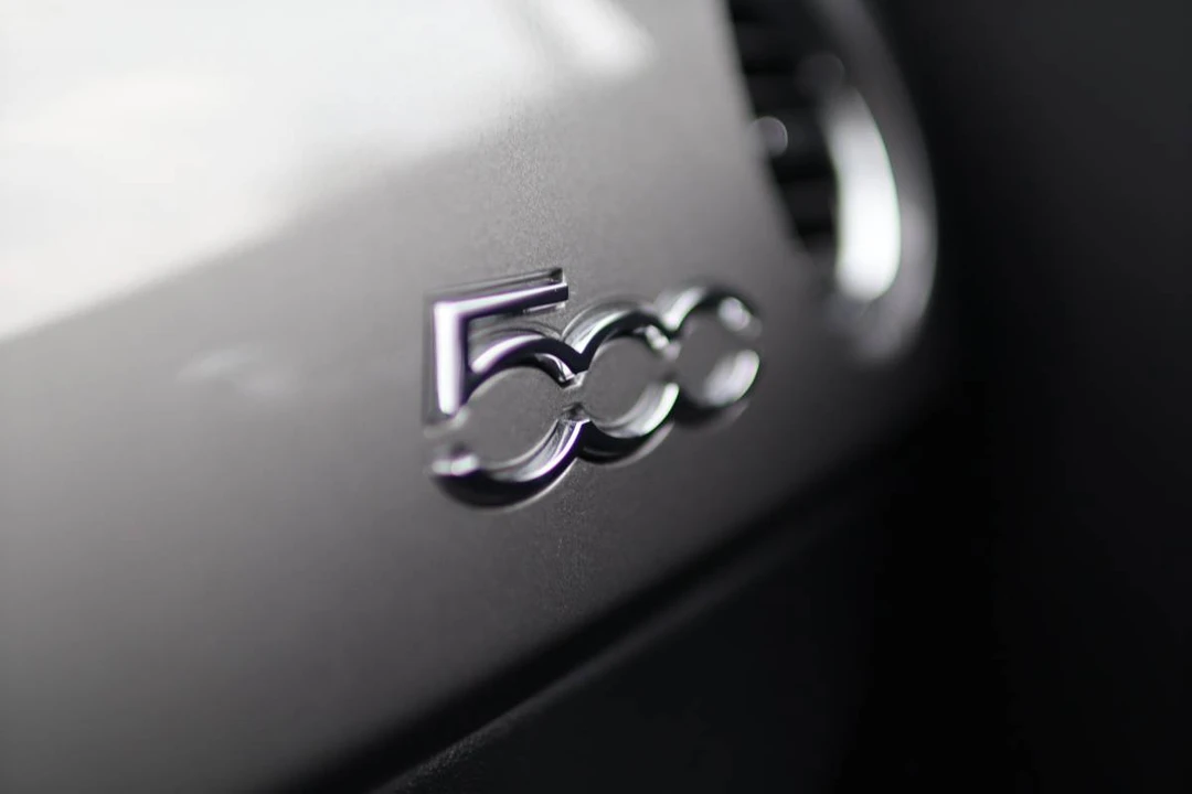 2013 Fiat Abarth 500 - Image 18 of 23