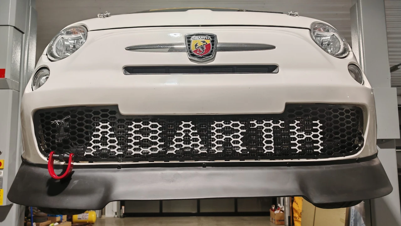 2013 Fiat Abarth 500 - Image 24 of 31