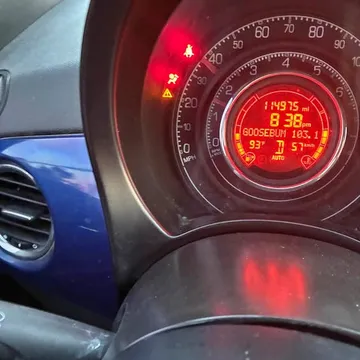 2013 Fiat 500 Easy Hatchback 2D