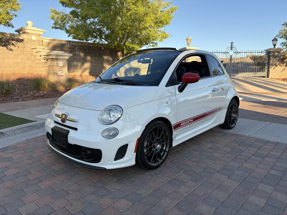 2013 Fiat Abarth 500 - Image 2 of 31