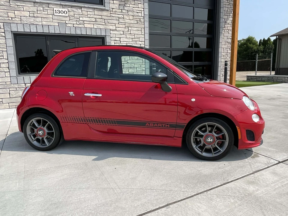 2013 Fiat Abarth 500 - Image 2 of 31