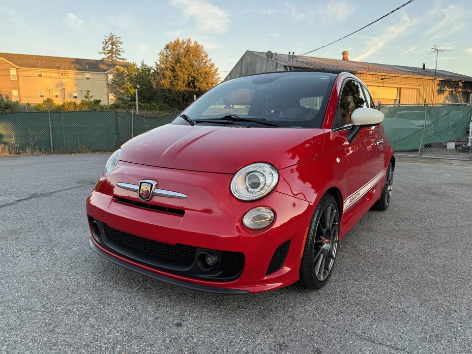 2013 Fiat Abarth 500 - Image 2 of 31