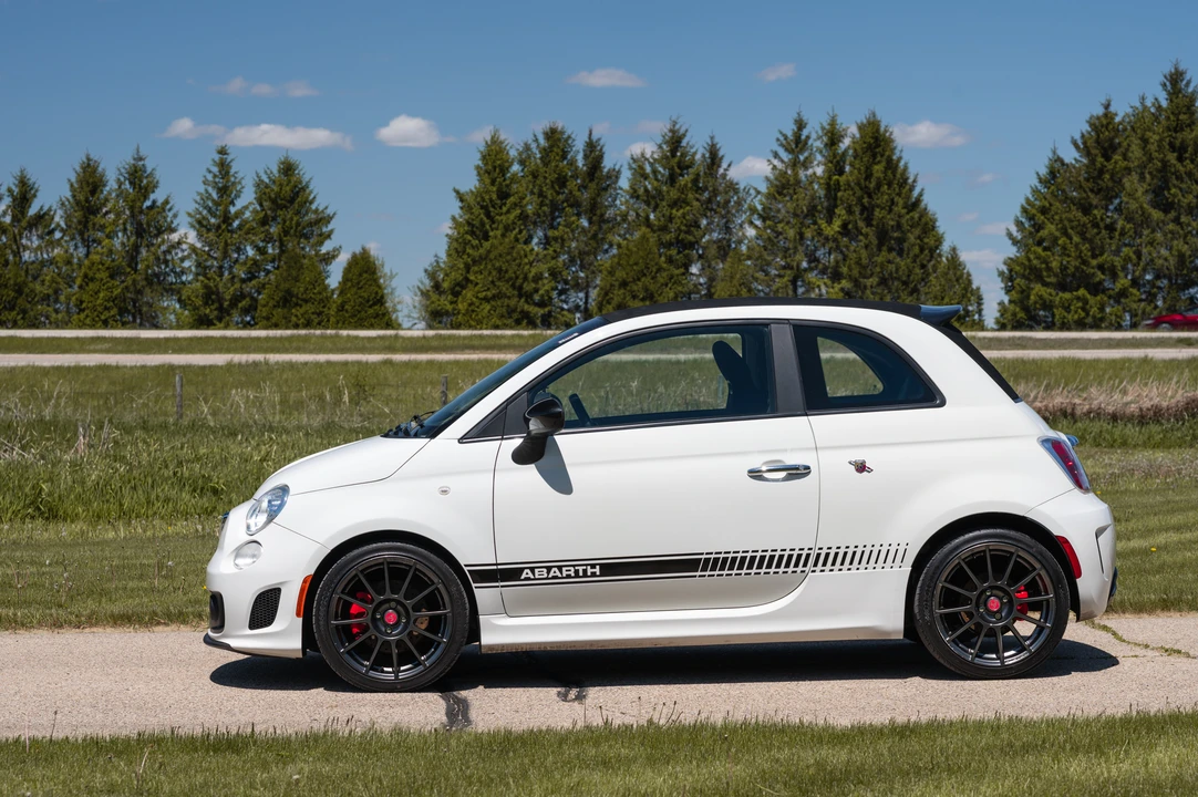 2013 Fiat Abarth 500 - Image 3 of 31