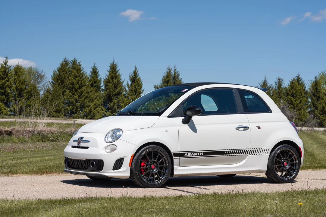 2013 Fiat Abarth 500 - Image 2 of 31