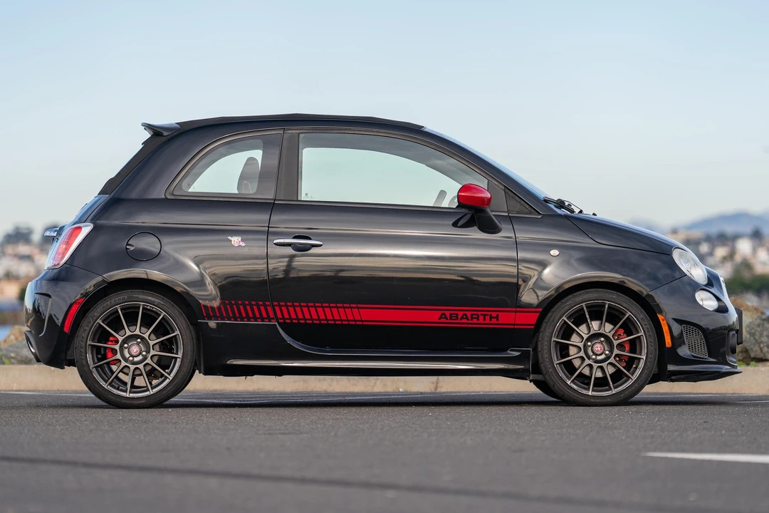 2013 Fiat Abarth 500 - Image 3 of 31