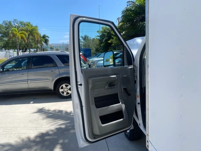 2013 Ford Econoline Van - Image 10 of 21