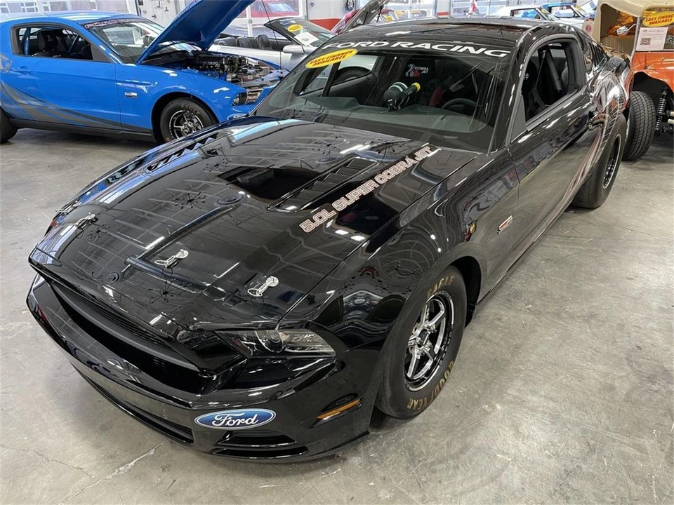 2013 Ford S197 Mustang - Image 2 of 24