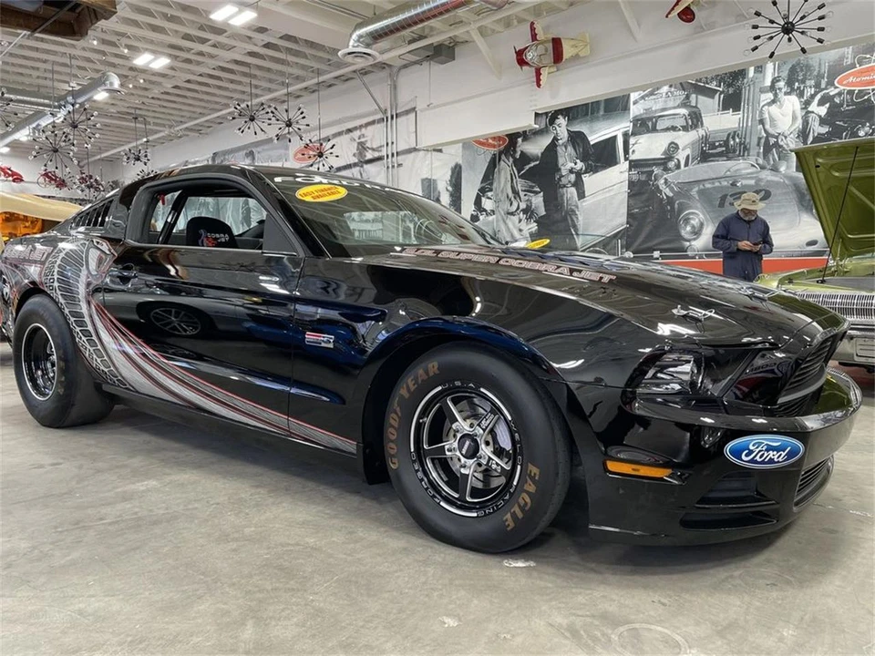 2013 Ford S197 Mustang - Image 8 of 24