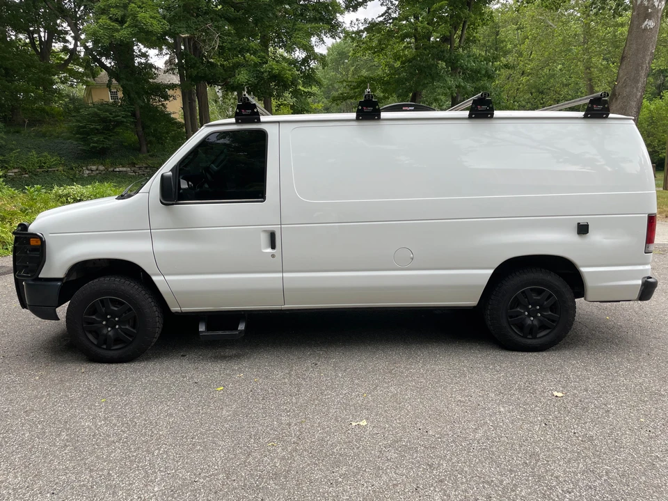 2013 Ford Econoline Van - Image 10 of 31