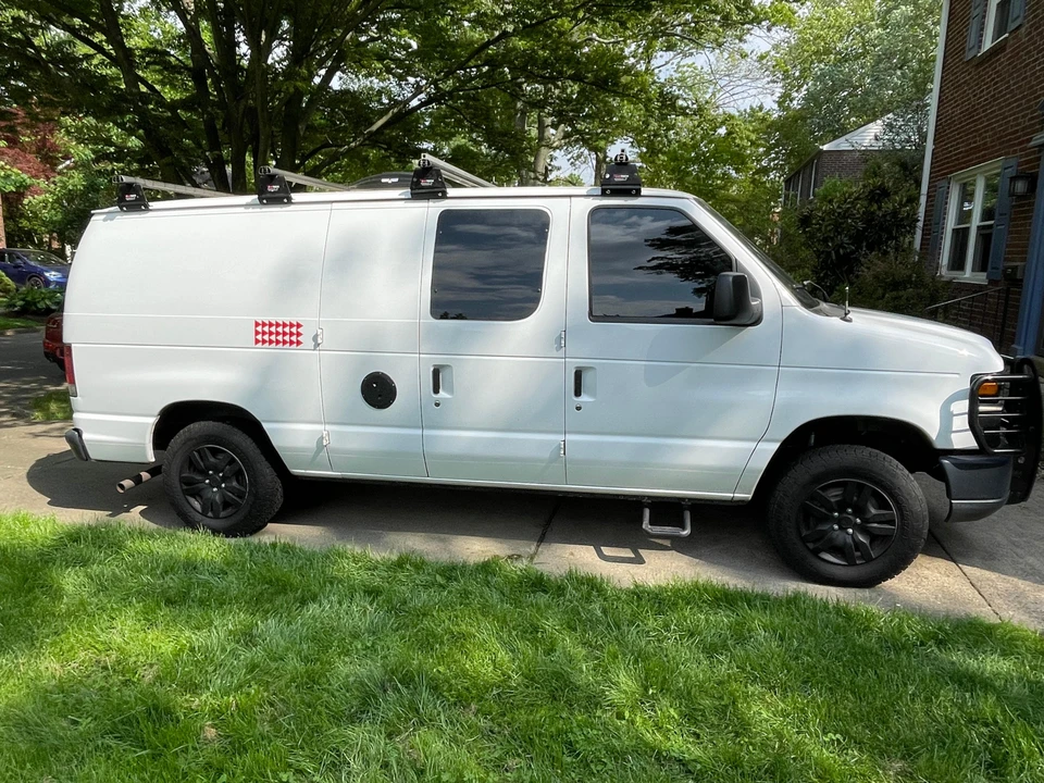 2013 Ford Econoline Van - Image 18 of 31