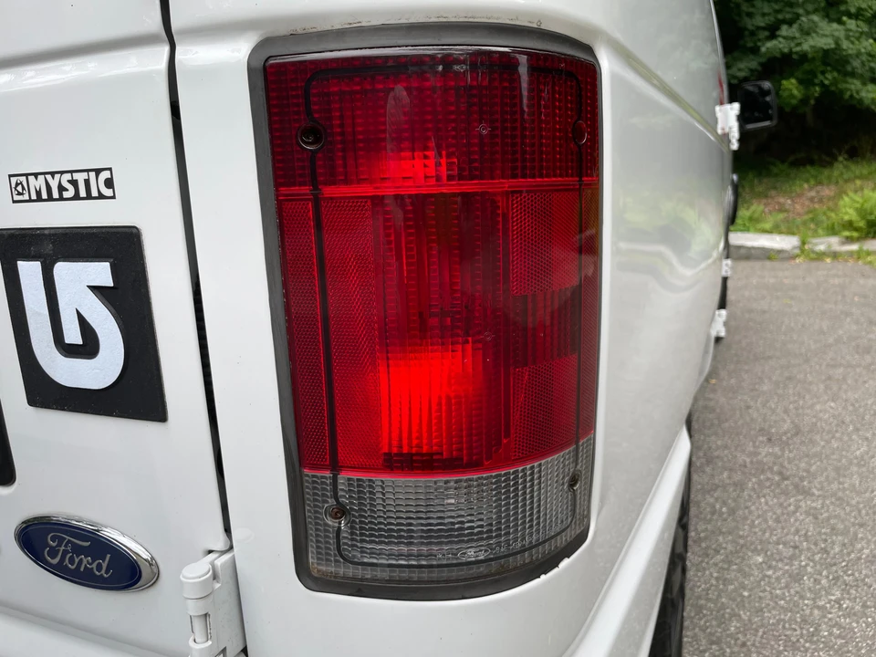 2013 Ford Econoline Van - Image 30 of 31