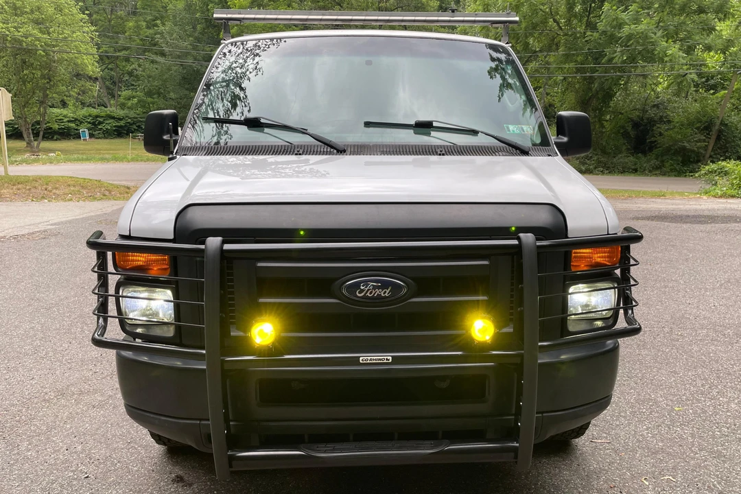 2013 Ford Econoline Van - Image 2 of 31
