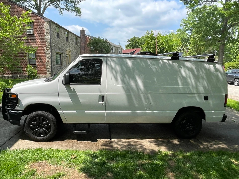 2013 Ford Econoline Van - Image 11 of 31