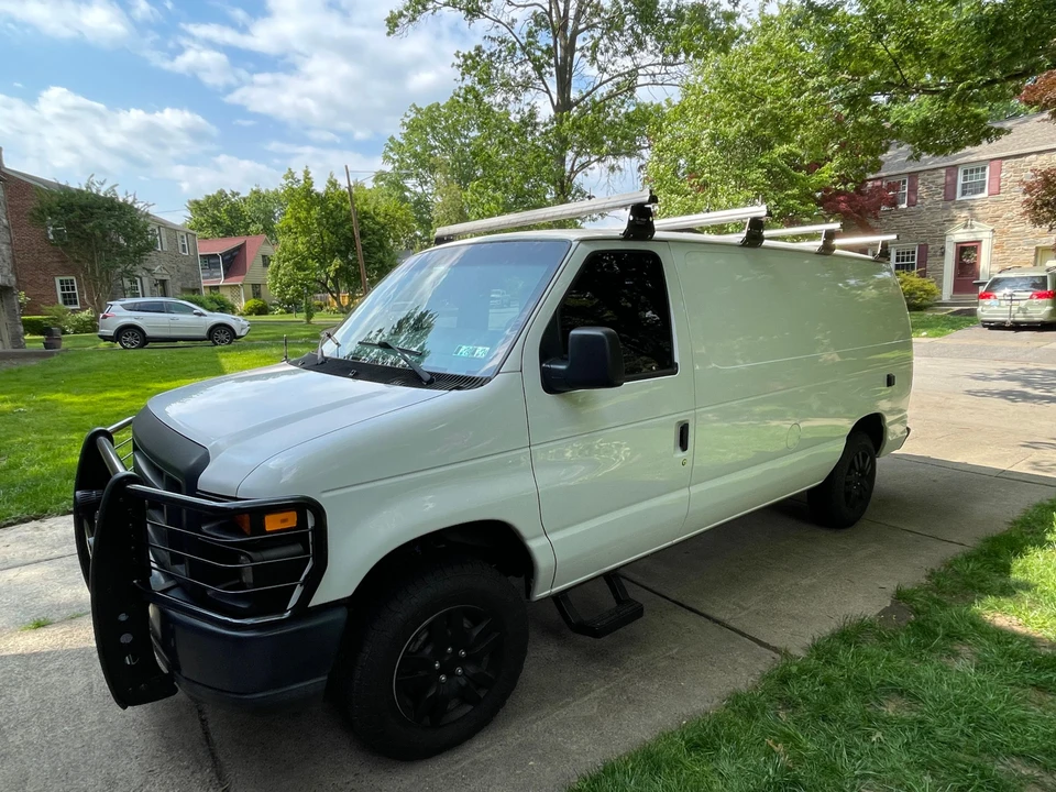 2013 Ford Econoline Van - Image 9 of 31