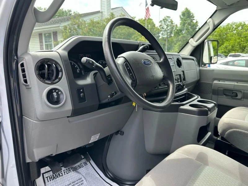 2013 Ford Econoline Van - Image 10 of 12