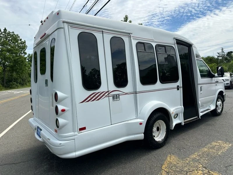 2013 Ford Econoline Van - Image 6 of 12
