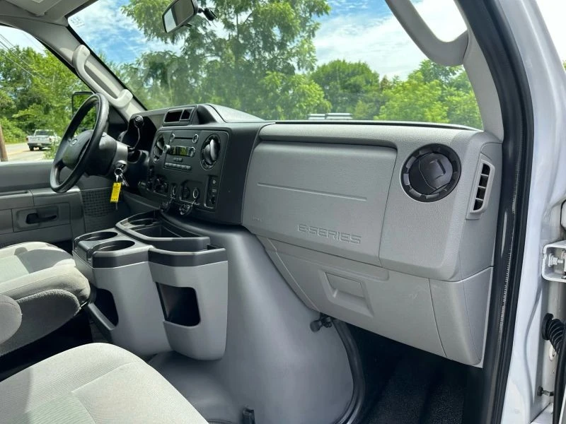 2013 Ford Econoline Van - Image 12 of 12