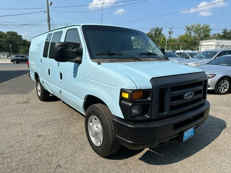 2013 Ford Econoline Van - Image 3 of 12