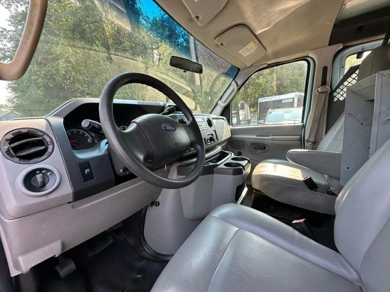 2013 Ford Econoline Van - Image 10 of 12