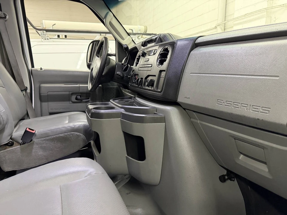 2013 Ford Econoline Van - Image 17 of 21