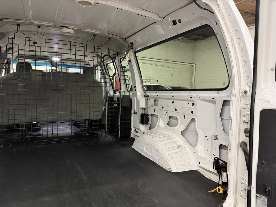 2013 Ford Econoline Van - Image 19 of 21