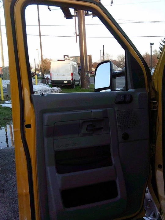 2013 Ford Econoline Van - Image 15 of 21