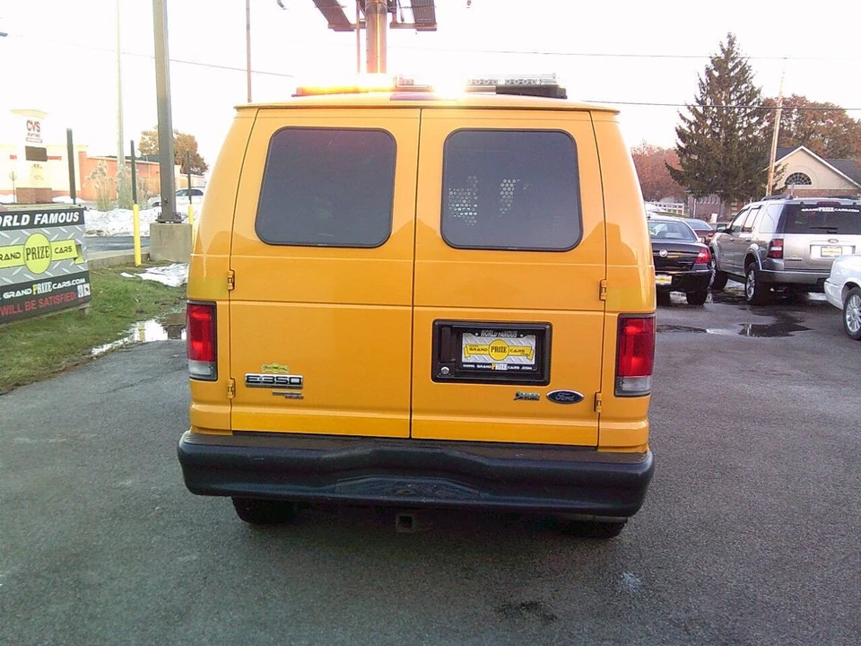 2013 Ford Econoline Van - Image 8 of 21