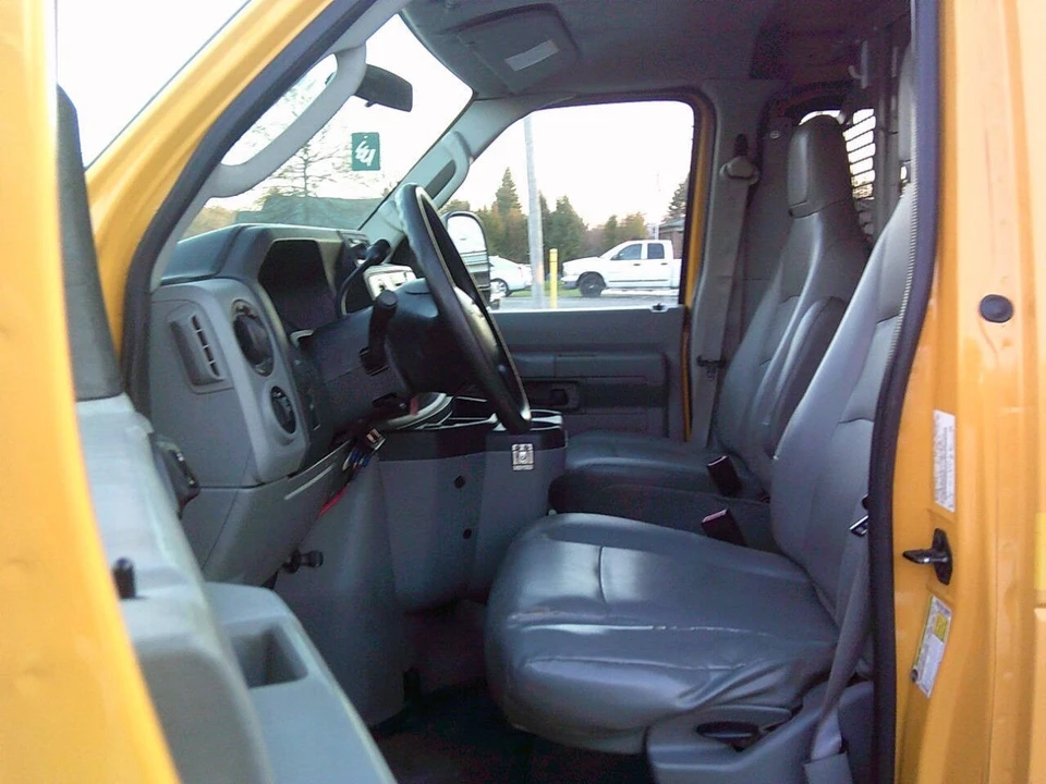 2013 Ford Econoline Van - Image 18 of 21
