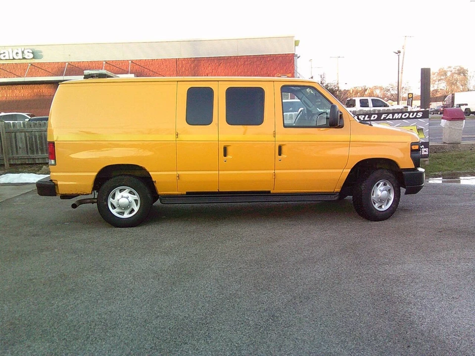 2013 Ford Econoline Van - Image 10 of 21