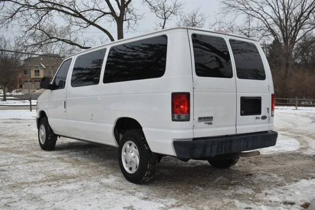 2013 Ford Econoline Van - Image 2 of 8