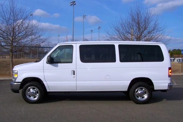 2013 Ford Econoline Van - Image 3 of 8