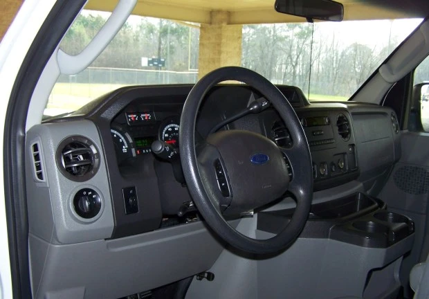 2013 Ford Econoline Van - Image 5 of 8