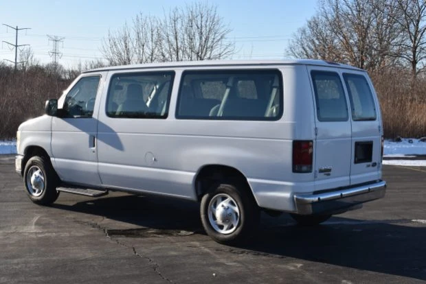 2013 Ford Econoline Van - Image 2 of 8
