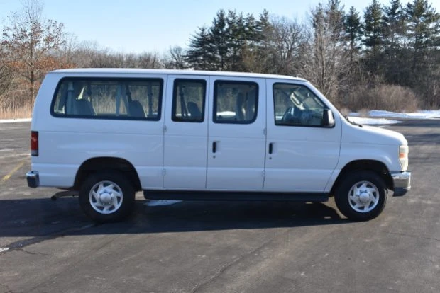 2013 Ford Econoline Van - Image 3 of 8