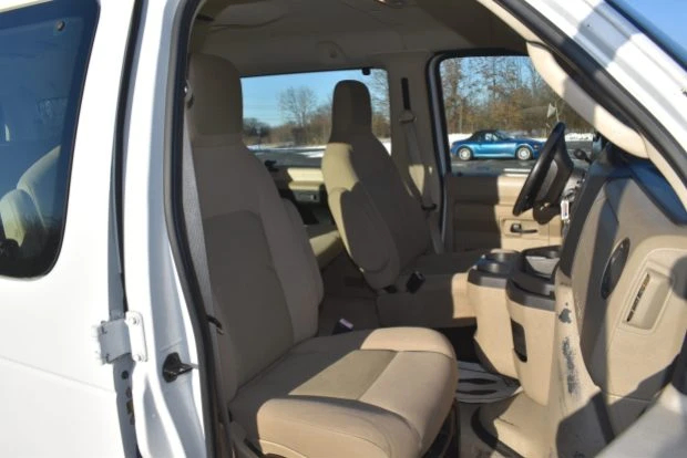 2013 Ford Econoline Van - Image 4 of 8