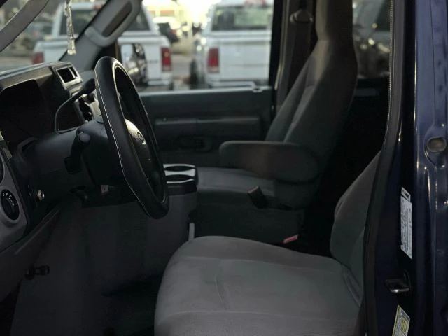 2013 Ford Econoline Van - Image 10 of 16