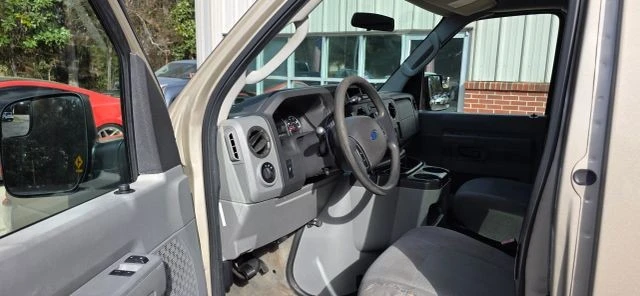2013 Ford Econoline Van - Image 10 of 20