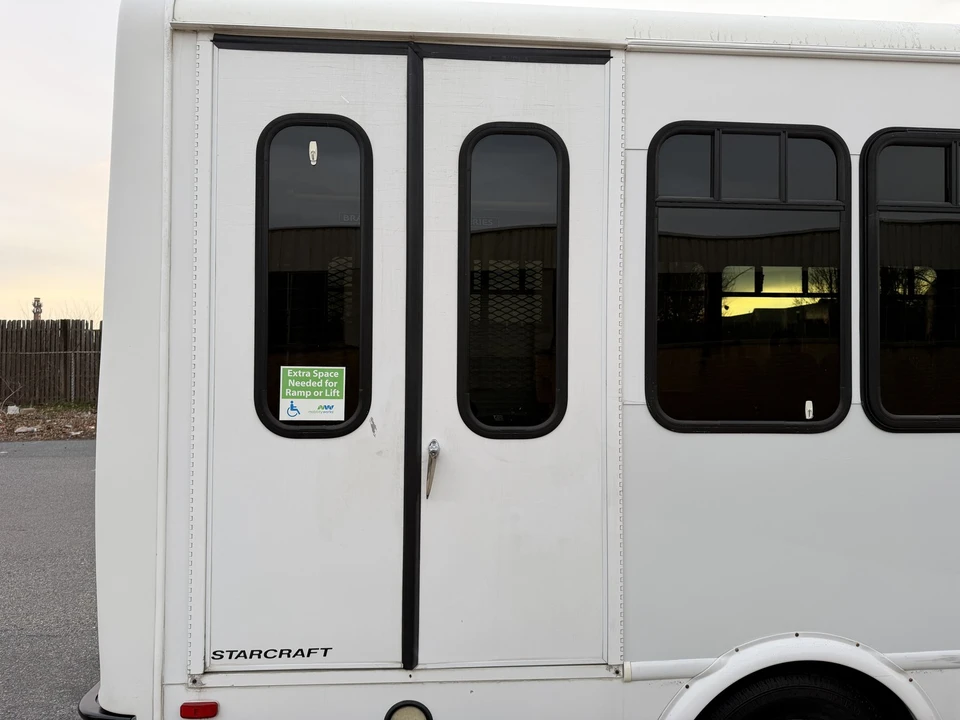 2013 Ford Econoline Van - Image 11 of 21