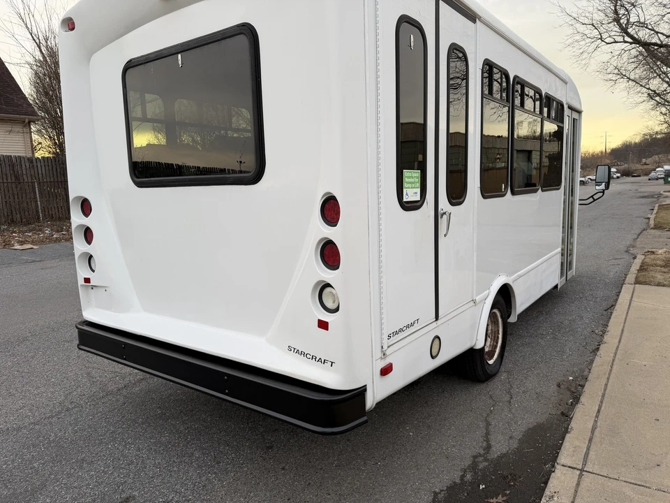 2013 Ford Econoline Van - Image 14 of 21
