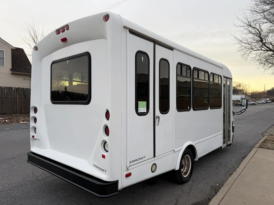 2013 Ford Econoline Van - Image 13 of 21