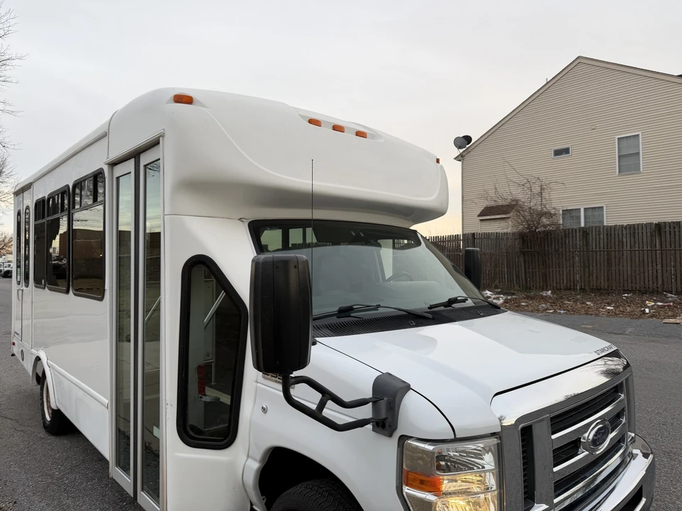 2013 Ford Econoline Van - Image 8 of 21
