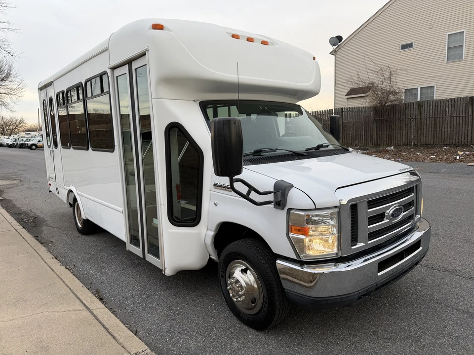2013 Ford Econoline Van - Image 6 of 21