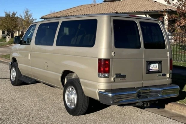 2013 Ford Econoline Van - Image 2 of 7