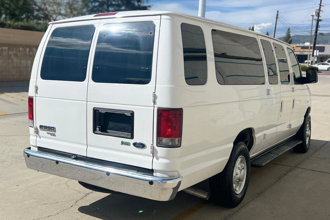 2013 Ford Econoline Van - Image 4 of 31