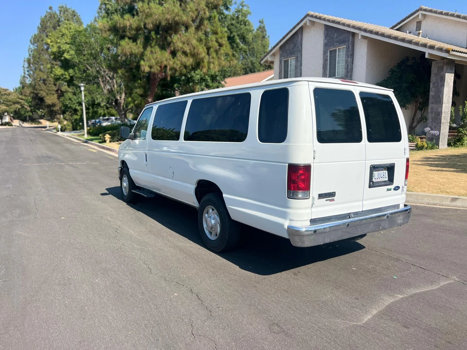 2013 Ford Econoline Van - Image 9 of 31