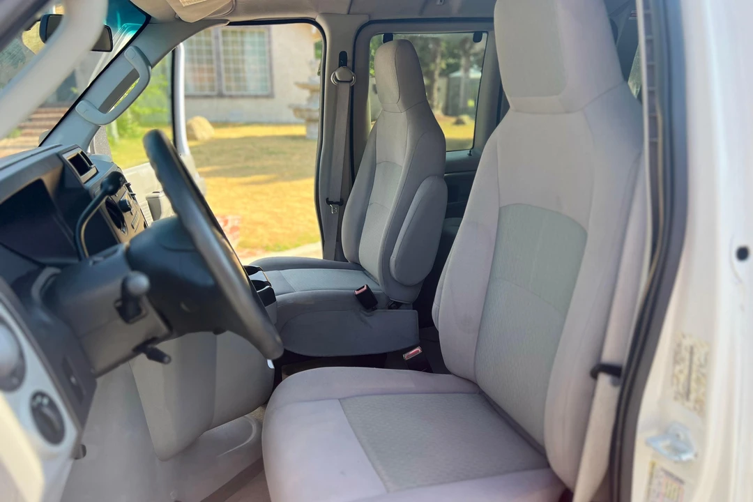 2013 Ford Econoline Van - Image 20 of 31