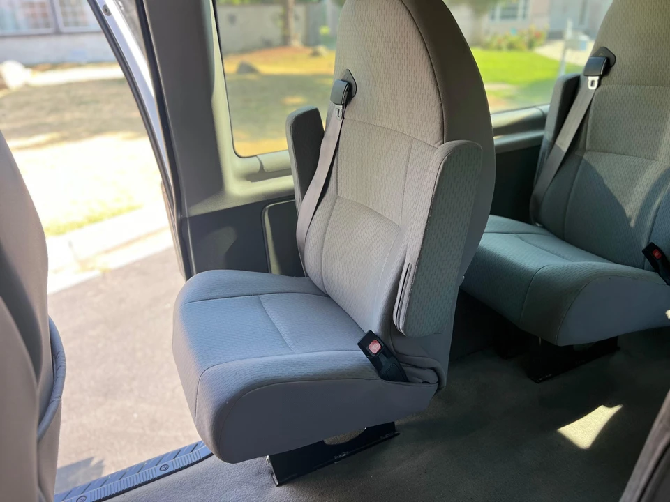 2013 Ford Econoline Van - Image 29 of 31