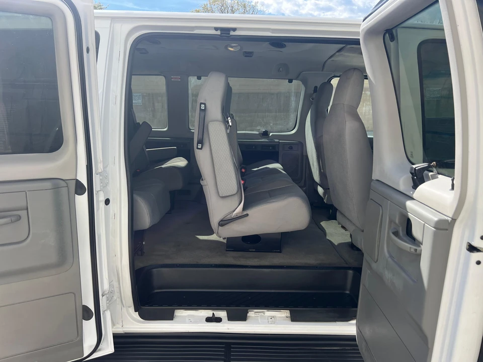 2013 Ford Econoline Van - Image 31 of 31
